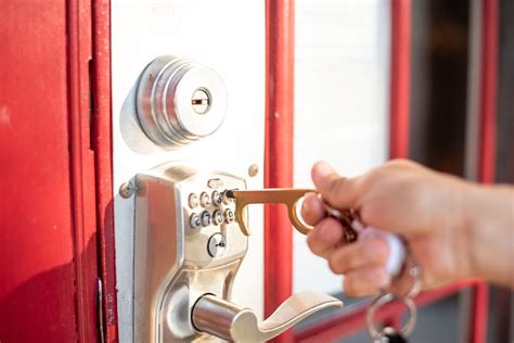 Touchless Keychain Door Opener Carabiner