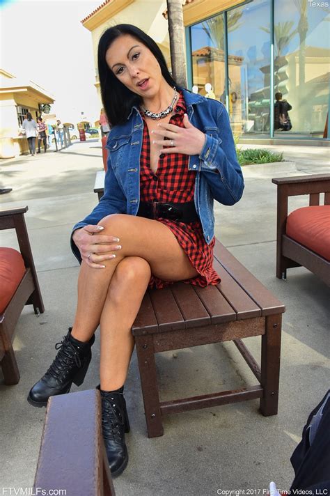 Brunette German Mature PornPicturesHQ