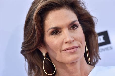 Cindy Crawford Gossip Foto Senza Trucco Ecco La Reazione Dei Follower