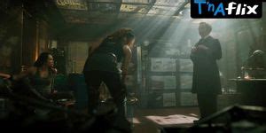 Simone Missick Lesbian Scene In Altered Carbon Tnaflix