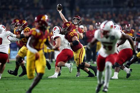 Miller Moss Steps Out Of Shadows Leads Usc To Holiday Bowl Win Los