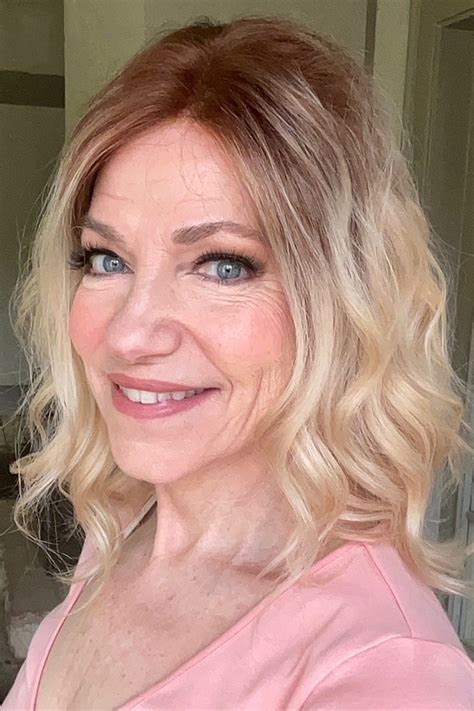 Warm Blonde Ombre Short Wavy Human Hair Lace Wig WIG Wigs WigShe