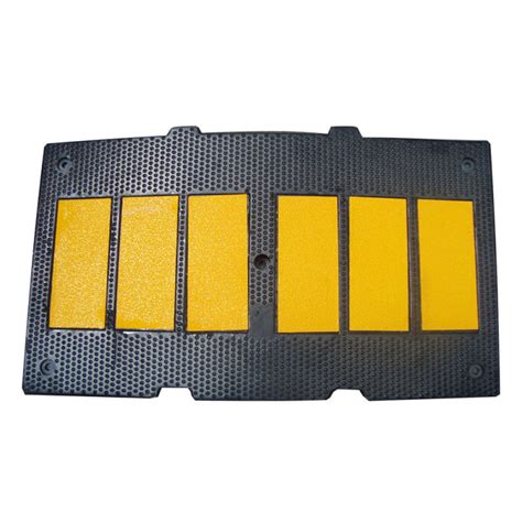 Rubber Speed Hump Speed Ramp With Pcs Yellow Reflective Tape