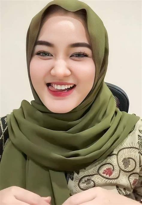 Pin Oleh Anang Wahyudi Di Model Wanita Masa Kini Di 2024 Gaya Hijab