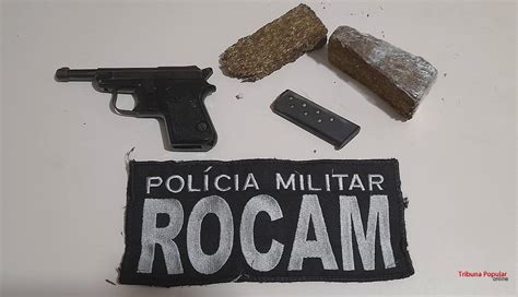 Condutor de Fusca é preso pistola e porções de maconha após tentar