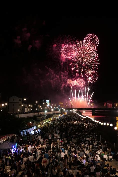 過去最多13万人の人出 夏の風物詩「ごんごまつり」 夜空に県内最大級5000発の花火／岡山・津山市│津山朝日新聞社