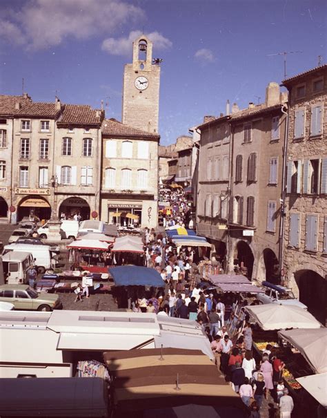 Bagnols Sur C Ze Symbole De La Ville Le March F Te Ses Ans