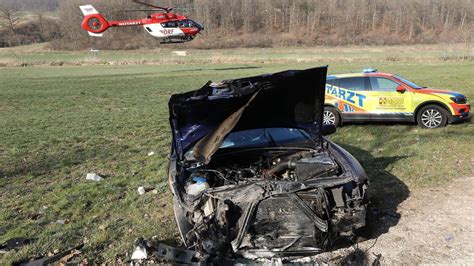 Schwerer Unfall Bei Zwiefalten Fahrer St Rzt Abhang Hinunter