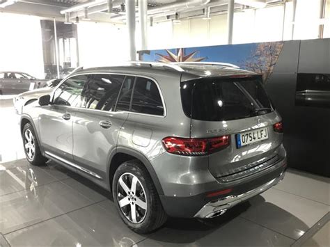 MERCEDES BENZ GLB 200 D vehículo demo Diesel GRIS MONTAñA METALI del