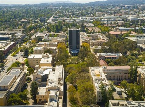 Caltech Announces Newest Cohort of Leadership Chairs and Named ...