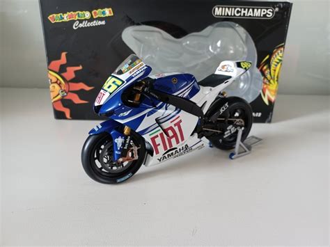 Minichamps 1 12 Yamaha Team MotoGP Valentino Catawiki