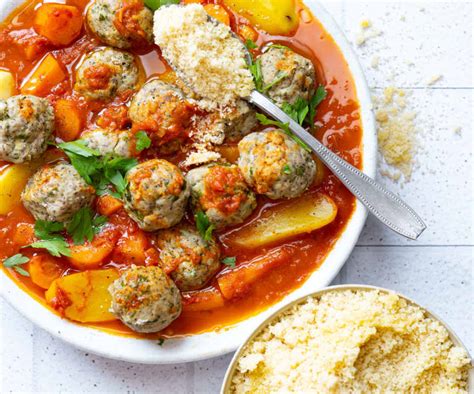 Tajine De Boulettes Merlan Sardines Sauce Tomate Et Couscous