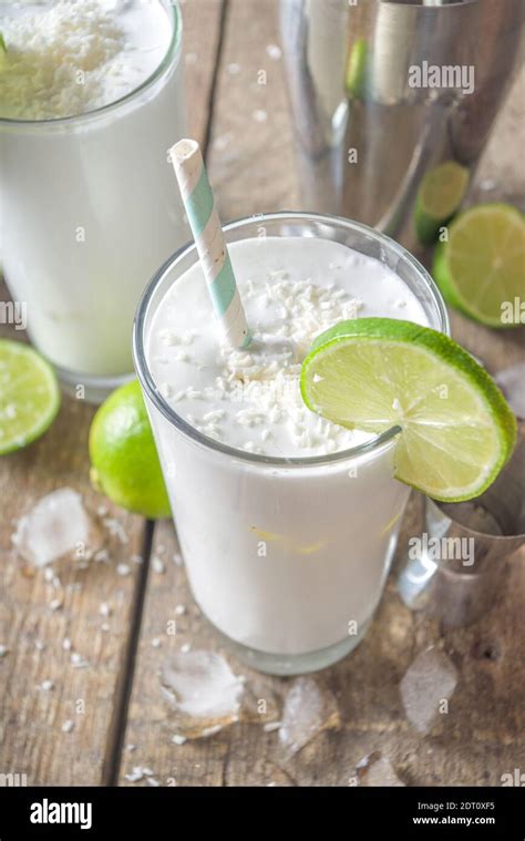 Infuso Al Cocco Immagini E Fotografie Stock Ad Alta Risoluzione Alamy