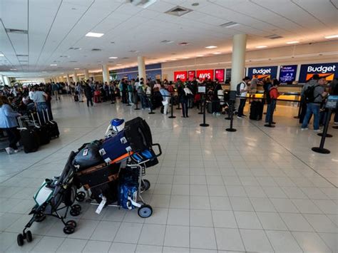 RSW's 'worst airport' ranking surprises Lee County, airport leaders