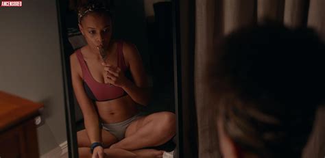 Naked Reign Edwards In The Wilds