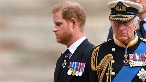 K Nig Charles Iii Hat Krebs Prinz Harry Reist Nach Gro Britannien