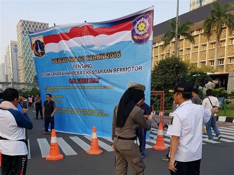 Ini Spanduk Besar Satpol PP Yang Dipasang Di CFD Detak Co