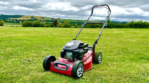 Best Petrol Lawn Mower For Small Garden | Fasci Garden
