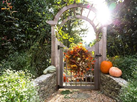 Get Inspired For Fall With These Outdoor Decorating Ideas Diy Network