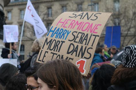 Manifestation Pour Les Droits Des Femmes On Y était Madame Figaro