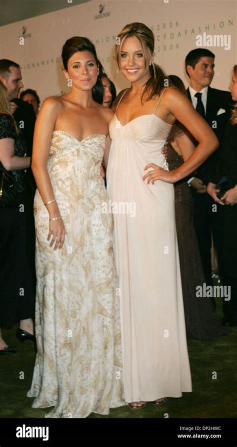 Jun 05 2006 New York Ny Usa Actresses Jamie Lynn Sigler And Amanda