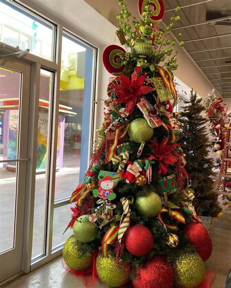 C Mo Decorar Un Rbol De Navidad Con Esferas Gigantes Aqu Ideas