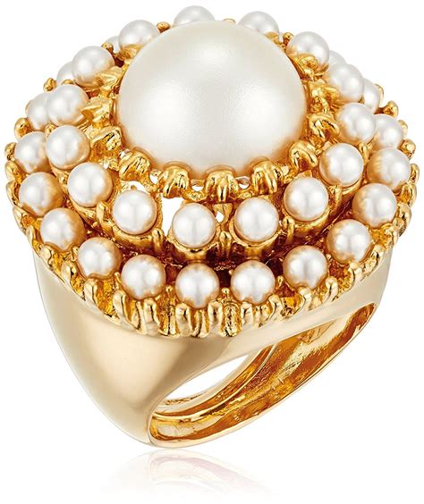 Elegant Gold And Pearl Cabochon Ring