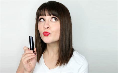 Turn Your Lipstick Into A Seductive Weapon 14 Tips To Make Your Lips