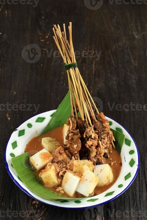 Sate Padang, Padang Beef Satay with Compressed Rice Cake in 2024 | Sate ...