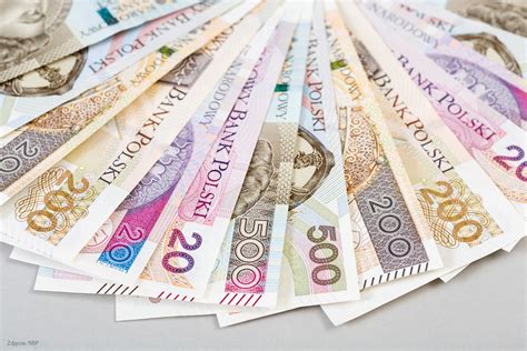 Kursy Walut Nbp W Czwartek Kurs Franka Ro Nie O Dolar Funt I