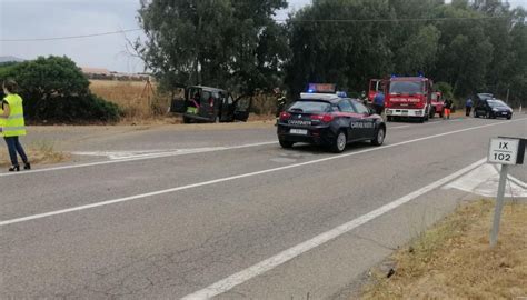 Incidente A Guspini In Sardegna Scontro Tra Auto Morta Una Donna Di