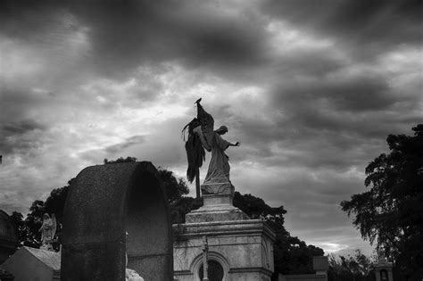 Fotos Gratis Nube En Blanco Y Negro Cielo Puesta De Sol Monumento