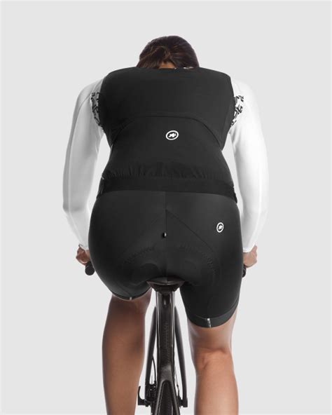 Uma Gt Spring Fall Airblock Vest Blackseries Assos Of Switzerland