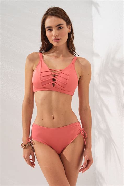 Pierre Cardin Nektarin Yanlardan Büzgülü Üçgen Formlu Çapraz Ipli Bikini Takımı Toparlayıcı