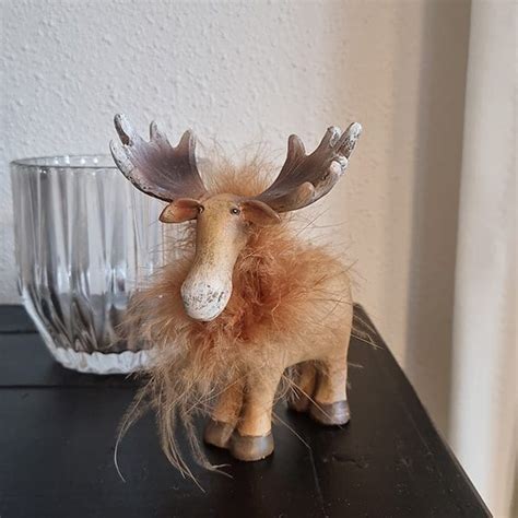 Rendier Bruin Met Fluffy Sjaal Klein Charme Deco