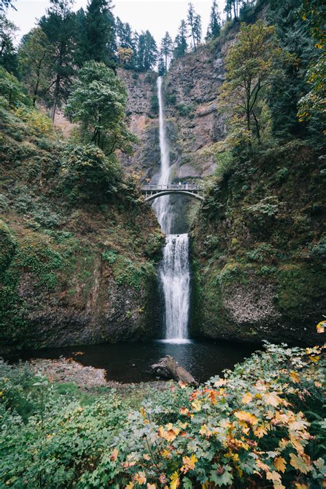 multnomah falls gorge waterfalls  americas hub world tours