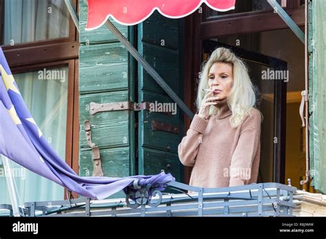 Smoking Blonde Woman Hi Res Stock Photography And Images Alamy