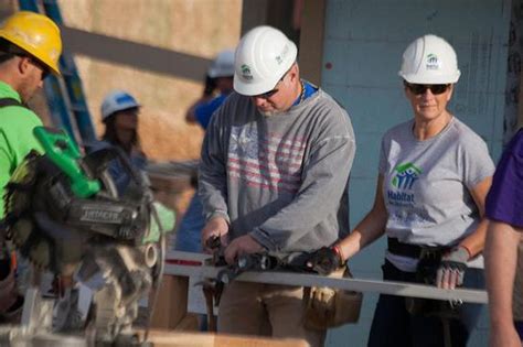 Garth Brooks Helps Jimmy Carter Build Homes With Habitat For Humanity