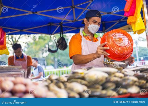 Kuala Lumpur Malaysia June Fish Seller At A Fresh Market