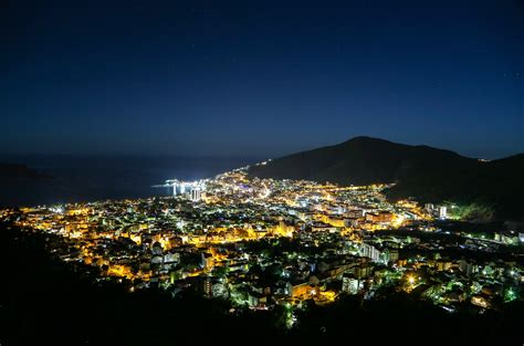 Tapety krajina kočka moře město panoráma města noc Příroda