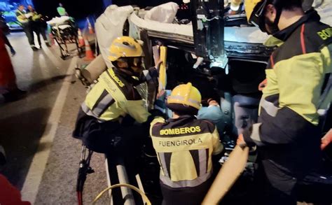 Los bomberos excarcelan a un conductor que quedó atrapado en su