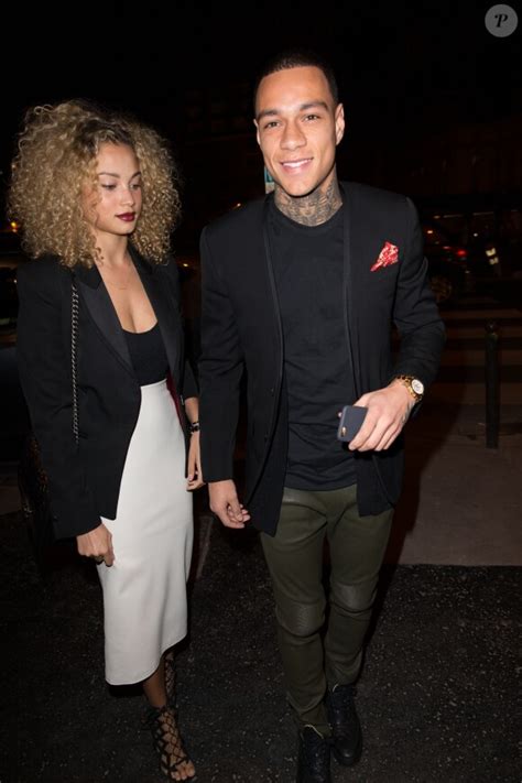 Photo Gregory van der Wiel et Rose Bertram au dîner Balmain au