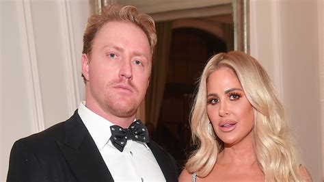 Kim Zolciaks Former Nfl Pro Husband Kroy Biermann Re Files For Divorce