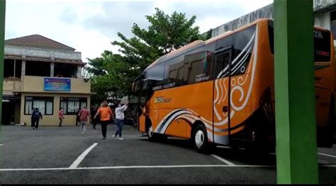 Pulangkan Warga Wadas Dari Polres Ganjar Sewa Dua Bus PPID Jateng