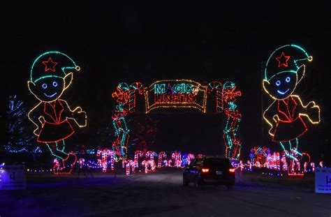 20 Best Drive-Thru Christmas Lights in America | TouristSecrets