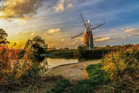 Windmill At Howe Hill Norfolk Broads Norfolk Broads National Parks