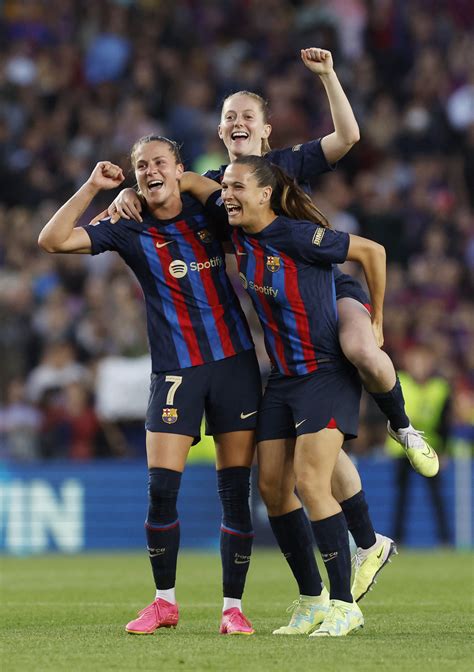 Barca reach women's Champions League final with Chelsea draw | Reuters