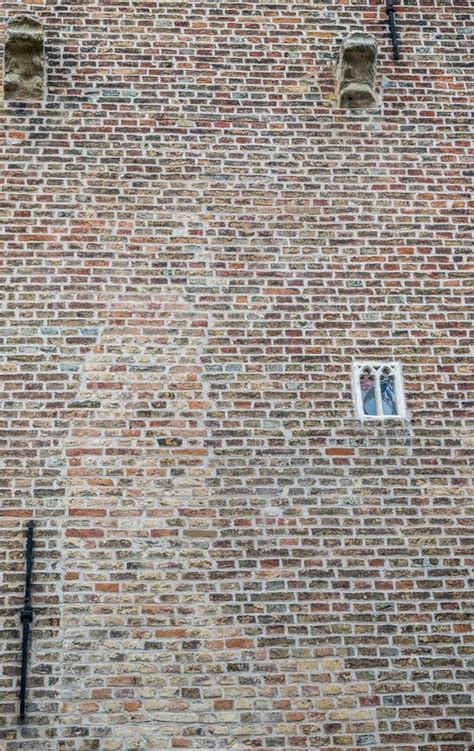 Kleinstes Fenster Von Europa Ist In Br Gge Flandern Belgien Stockbild