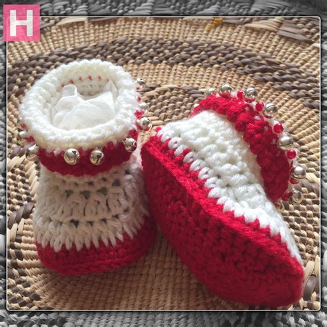 z. Baby Booties in Red and White CH0379 ・ClearlyHelena