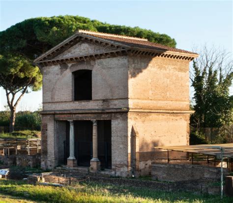 Roma Visita Alle Tombe Della Via Latina